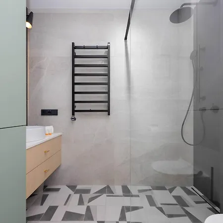 Grzybowska Modern In The Center Of By Renters Apartment *
