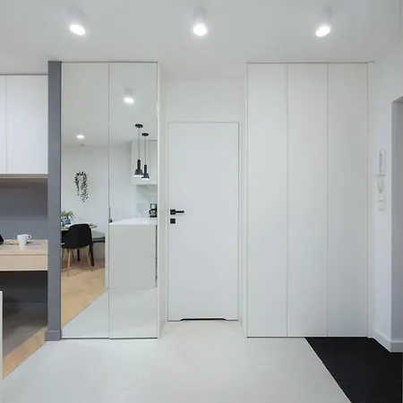 Grzybowska Modern In The Center Of By Renters Apartment *